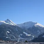 Gastein - Ganzjaehrig Inklusive Alpentherme Gastein & Sommersaison Inklusive Gasteiner Bergbahnen バート・ホーフガシュタイン