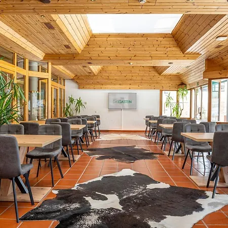 Gastein: Alpine Thermal & Summer Mountain Access Hotel Bad Hofgastein