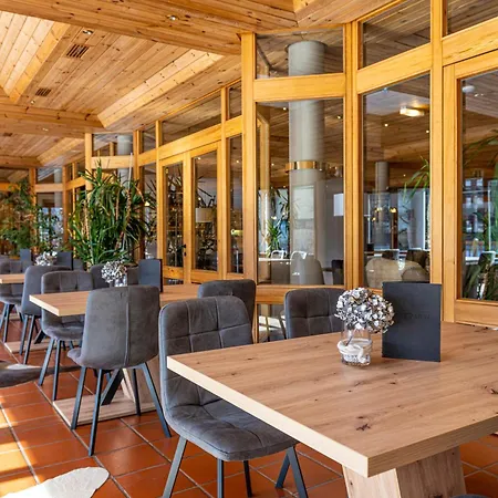 Gastein - Ganzjaehrig Inklusive Alpentherme Gastein & Sommersaison Inklusive Gasteiner Bergbahnen 3* バート・ホーフガシュタイン