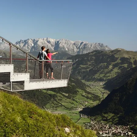 ホテル Gastein - Ganzjaehrig Inklusive Alpentherme Gastein & Sommersaison Inklusive Gasteiner Bergbahnen バート・ホーフガシュタイン