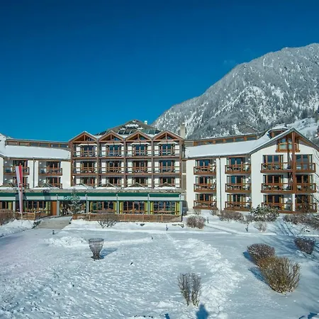 ホテル Gastein - Ganzjaehrig Inklusive Alpentherme Gastein & Sommersaison Inklusive Gasteiner Bergbahnen 3*