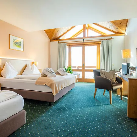 Gastein: Alpine Thermal & Summer Mountain Access