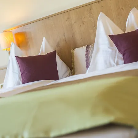 Gastein: Alpine Thermal & Summer Mountain Access 3*