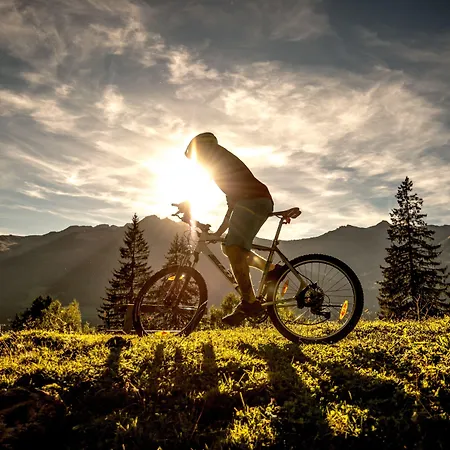 Gastein - Ganzjaehrig Inklusive Alpentherme Gastein & Sommersaison Inklusive Gasteiner Bergbahnen バート・ホーフガシュタイン