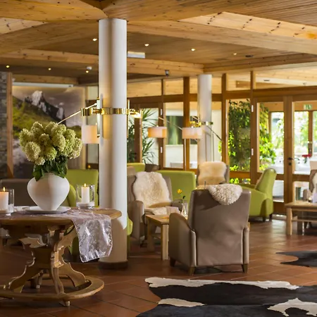 Gastein: Alpine Thermal & Summer Mountain Access Hotel