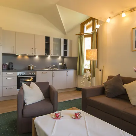 Hotel Gastein: Alpine Thermal & Summer Mountain Access Bad Hofgastein