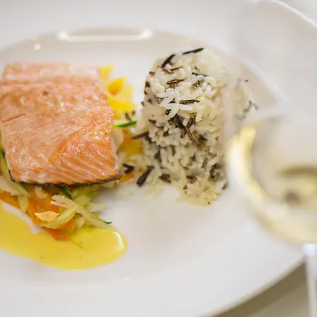 Hotel Gastein: Alpine Thermal & Summer Mountain Access Bad Hofgastein