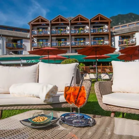 Gastein: Alpine Thermal & Summer Mountain Access Hotel 3*